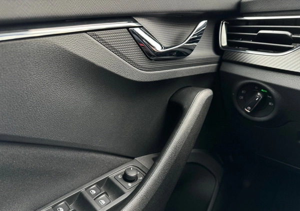 Skoda Kamiq cena 109900 przebieg: 78800, rok produkcji 2020 z Pionki małe 277